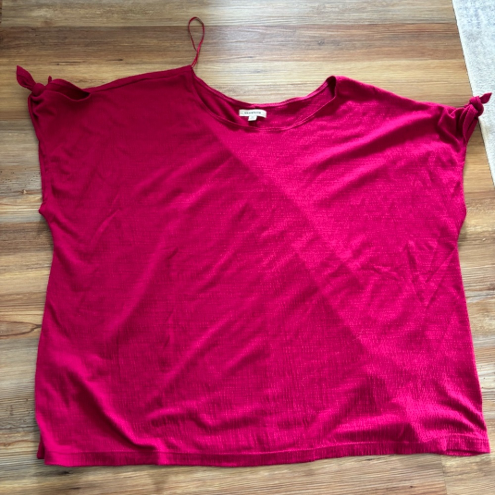Max Studio 3X stretch Raspberry top. - Picture 4 of 4